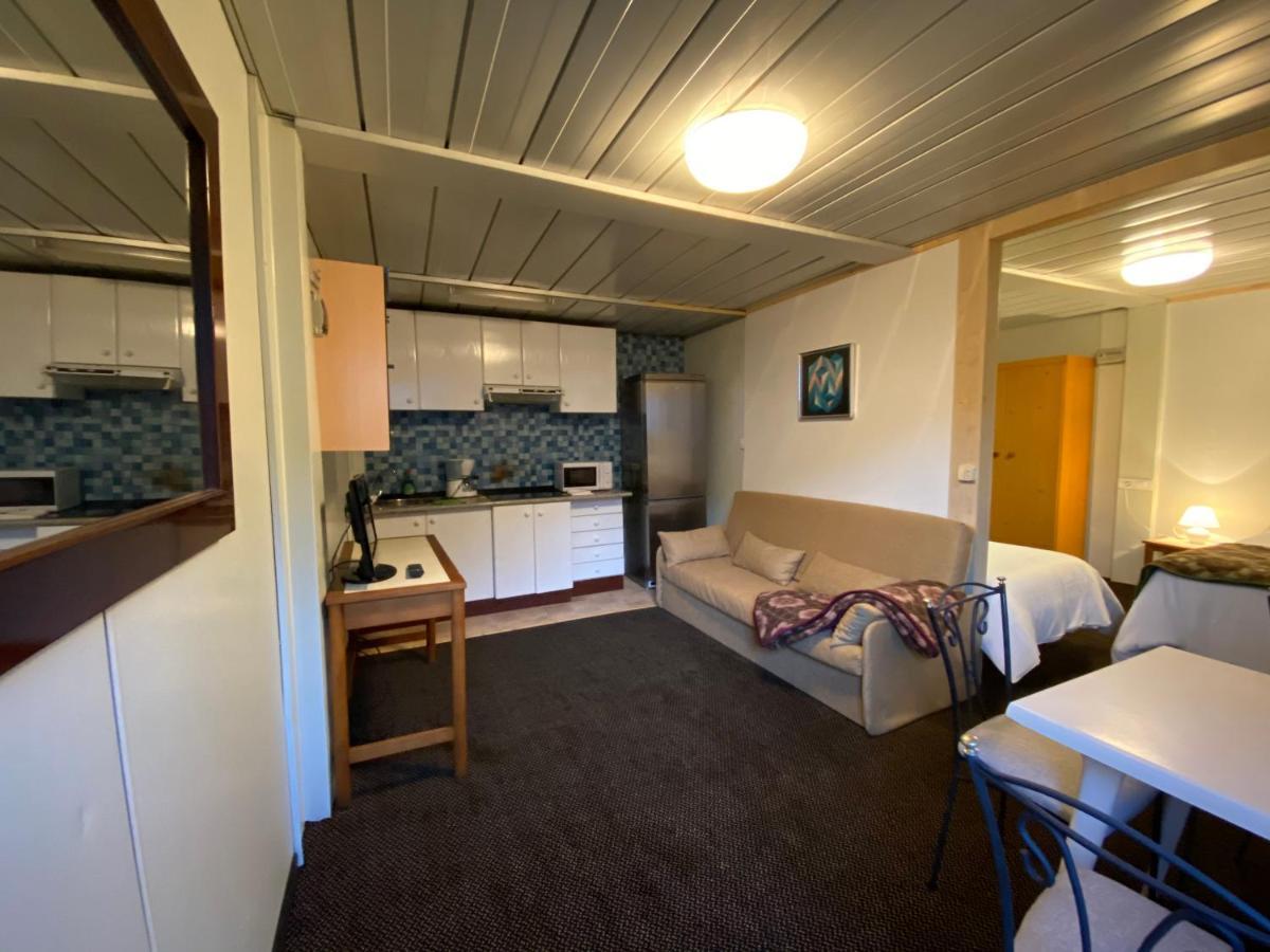 Pension Compostela Inn Cacheiras Ngoại thất bức ảnh