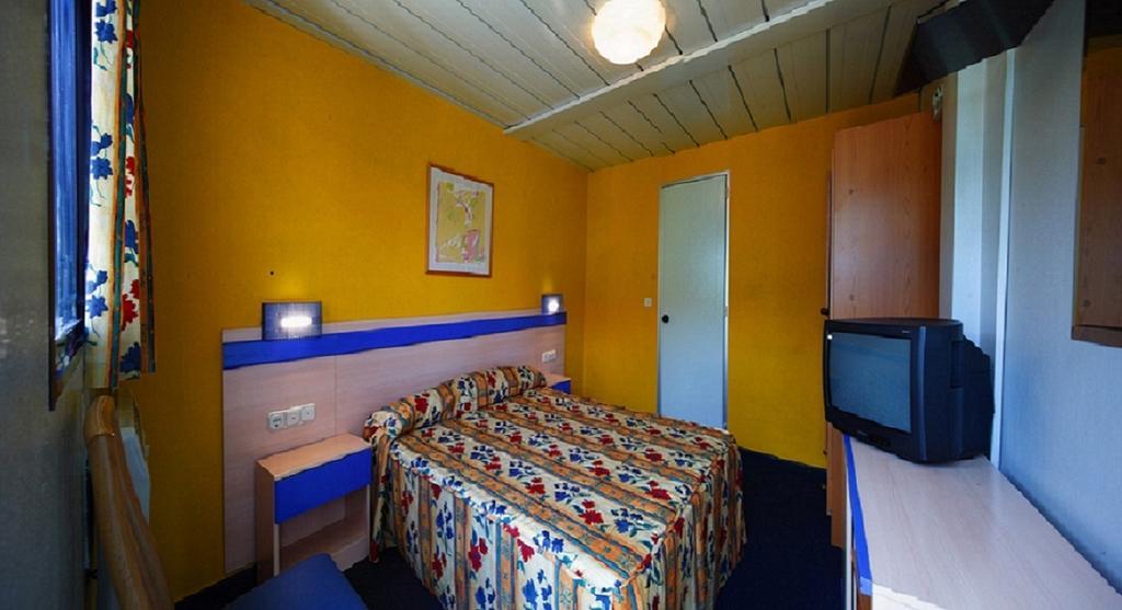 Pension Compostela Inn Cacheiras Ngoại thất bức ảnh